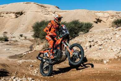 Dakar Rally 2022 Etappe 5 motorrijders: Danilo Petrucci winnaar, Price tijdstraf
