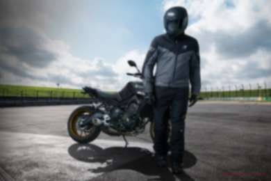 Marechaussee, commando’s en luchtmobiele brigade zoeken onopvallende motorkleding