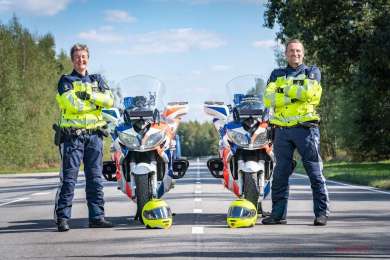 Koninklijke Marechaussee in nieuwe motorkleding