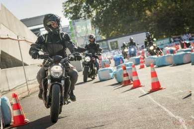 Tarieven 2023 CBR motorrij-examens bekend