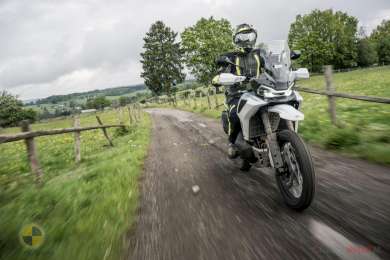 Testmotor: eerste test 2026 CFMoto 1000MT-X